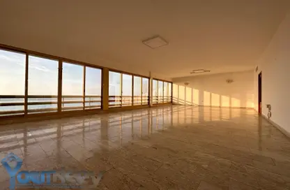 Duplex - 3 Bedrooms - 4 Bathrooms for rent in Corniche Road - Abu Dhabi