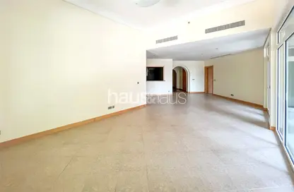 Apartment - 3 Bedrooms - 4 Bathrooms for rent in Al Sultana - Shoreline Apartments - Palm Jumeirah - Dubai