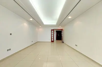 شقة - 2 غرف نوم - 4 حمامات للايجار في كريسنت 1 - ابراج كريسنت - الخالدية - أبوظبي