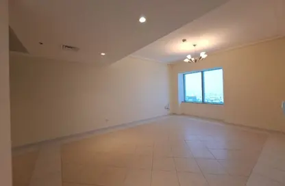 Apartment - 3 Bedrooms - 3 Bathrooms for rent in 21st Century Tower - Sheikh Zayed Road - Dubai