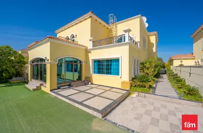 Villa - 5 Bedrooms - 7 Bathrooms for rent in Legacy - Jumeirah Park - Dubai