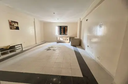 شقة - 3 غرف نوم - 3 حمامات للايجار في مبنى القاسمية 13 - الند - القاسمية - الشارقة