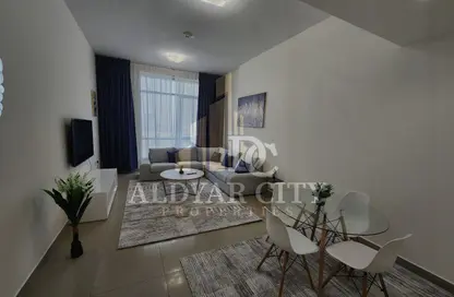 شقة - غرفة نوم - 2 حمامات للايجار في مساكن كورنيش عجمان - طريق كورنيش عجمان - عجمان