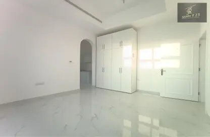 Empty Room image for: Apartment - 1 Bathroom for rent in Mohammed Villas 24 - Mohamed Bin Zayed City - Abu Dhabi, Image 1