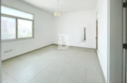 شقة - 2 غرف نوم - 3 حمامات للبيع في قرية الخليج - الغدير - أبوظبي