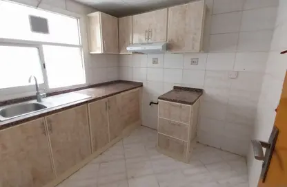 Apartment - 2 Bedrooms - 2 Bathrooms for rent in Al Hafeet Tower 8 - Al Nahda - Sharjah