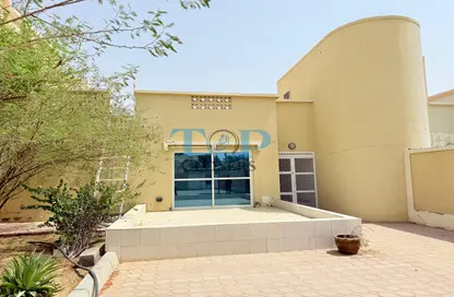 فيلا - 3 غرف نوم - 4 حمامات للايجار في السروج - العين