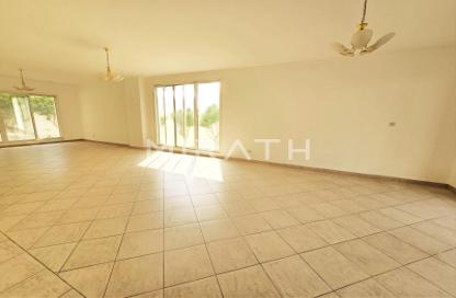 Villa - 4 Bedrooms - 4 Bathrooms for rent in Jumeirah 1 Villas - Jumeirah 1 - Jumeirah - Dubai