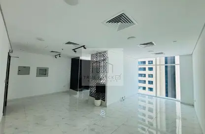Office Space - Studio for rent in Park Lane Tower - Business Bay - Dubai