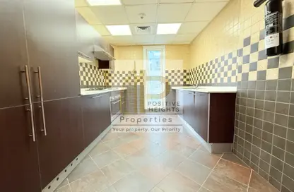 Apartment - 3 Bedrooms - 4 Bathrooms for rent in Metro Building - Al Barsha 1 - Al Barsha - Dubai