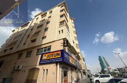 عمارة بالكامل - 8 غرف نوم - 8 حمامات للبيع في المصلى - الغرب - الشارقة