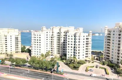 Apartment - 3 Bedrooms - 4 Bathrooms for rent in Al Khushkar - Shoreline Apartments - Palm Jumeirah - Dubai