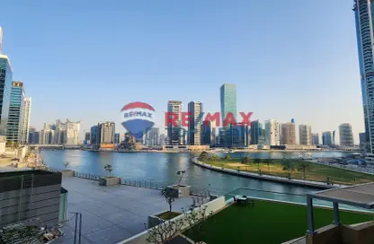 Apartment - 1 Bedroom - 2 Bathrooms for sale in Bay's Edge - Business Bay - Dubai