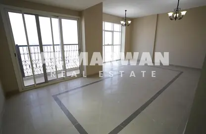 Empty Room image for: Apartment - 2 Bedrooms - 3 Bathrooms for rent in Tilal City B - Tilal City - Sharjah, Image 1