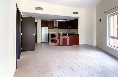 شقة - غرفة نوم - 2 حمامات للايجار في ديسكفري غاردنز - دبي