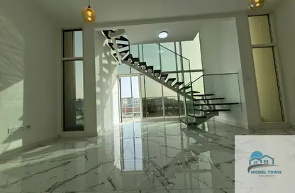 Apartment - 2 Bedrooms - 3 Bathrooms for rent in Oasis 2 - Oasis Residences - Masdar City - Abu Dhabi