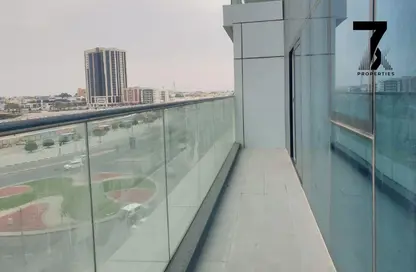 شقة - 2 غرف نوم - 3 حمامات للايجار في Al Naeem Twin Tower - دفن الخور - رأس الخيمة
