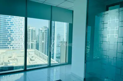 مكتب - استوديو - 1 حمام للايجار في القمة - الخليج التجاري - دبي