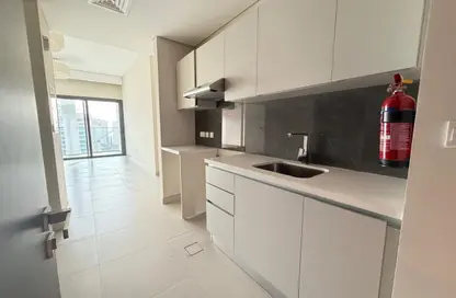 Apartment - Studio - 1 Bathroom for rent in SOL Avenue - Business Bay - Dubai