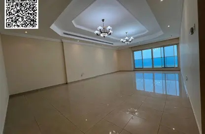 شقة - 3 غرف نوم - 4 حمامات للايجار في مساكن كورنيش عجمان - طريق كورنيش عجمان - عجمان