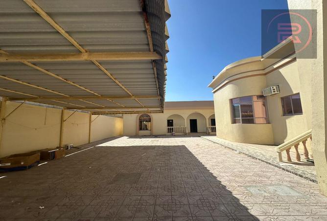 فيلا - 5 غرف نوم - 6 حمامات للايجار في الظيت الجنوبي - الظيت - رأس الخيمة
