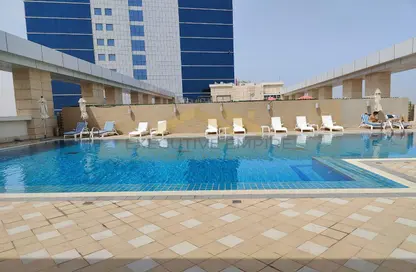 شقة - 2 غرف نوم - 3 حمامات للايجار في مجمع دوسيت السكني - معسكر آل نهيان - أبوظبي