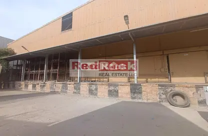 Warehouse - Studio - 2 Bathrooms for rent in Umm Ramool - Dubai