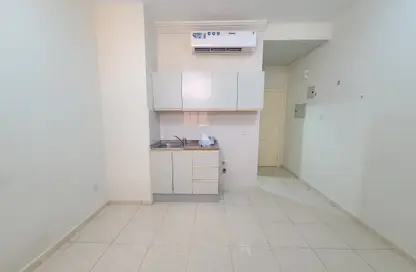 Apartment - Studio - 1 Bathroom for rent in Al Shamsi 1 - Muwaileh Commercial - Sharjah