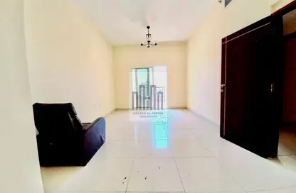 شقة - 2 غرف نوم - 2 حمامات للايجار في ذا سكواير 1 - تجارية مويلح - الشارقة