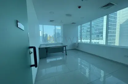 مكتب - استوديو - 2 حمامات للايجار في كابيتال جولدن تاور - الخليج التجاري - دبي