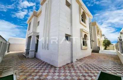 Villa - 5 Bedrooms - 6 Bathrooms for rent in Umm Suqeim 1 Villas - Umm Suqeim 1 - Umm Suqeim - Dubai