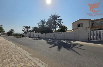 Duplex - 7+ Bedrooms - 7 Bathrooms for rent in Julfar - Ras Al Khaimah