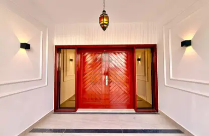 Villa - 5 Bedrooms - 6 Bathrooms for rent in Jumeirah 1 Villas - Jumeirah 1 - Jumeirah - Dubai