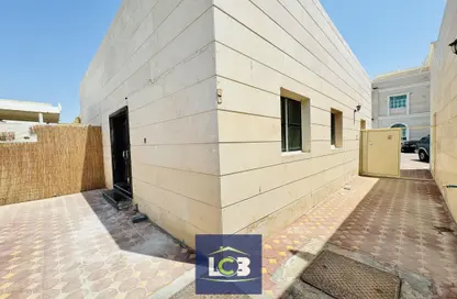 Apartment - 2 Bedrooms - 2 Bathrooms for rent in Mohamed Bin Zayed City Villas - Mohamed Bin Zayed City - Abu Dhabi