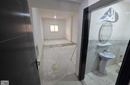 شقة - غرفة نوم - 2 حمامات للايجار في الجرف 3 - الجرف - عجمان وسط المدينة - عجمان