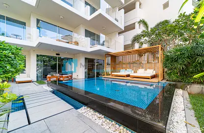 Pool image for: Apartment - 1 Bathroom for sale in FIVE Palm Jumeirah - Palm Jumeirah - Dubai, Image 1