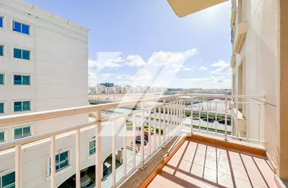 Balcony image for: Apartment - 1 Bedroom - 1 Bathroom for sale in Mazaya 12 - Queue Point - Dubai Land - Dubai, Image 1