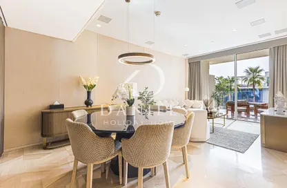 Living / Dining Room image for: Apartment - 2 Bedrooms - 2 Bathrooms for rent in FIVE Palm Jumeirah - Palm Jumeirah - Dubai, Image 1
