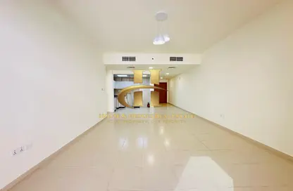 شقة - غرفة نوم - 2 حمامات للايجار في مابل 2 - حدائق الإمارات 2 - قرية الجميرا سركل - دبي