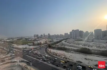 شقة - غرفة نوم - 2 حمامات للايجار في مبنى ربدان - مدينة السيارات - دبي