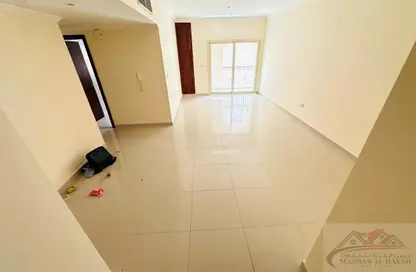 شقة - 2 غرف نوم - 3 حمامات للايجار في الثاني مويلح - تجارية مويلح - الشارقة