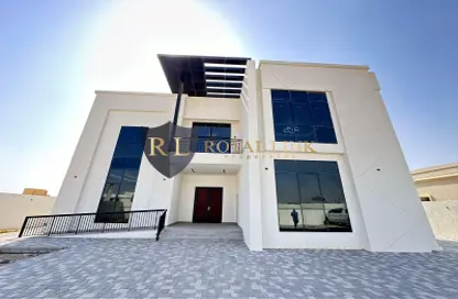 Villa - 5 Bedrooms - 7 Bathrooms for rent in Al Aweer 1 - Al Aweer - Dubai