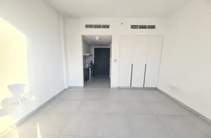 Apartment - 1 Bathroom for rent in East Village - Aljada - Sharjah