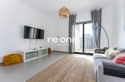 Apartment - 2 Bedrooms - 2 Bathrooms for sale in Hayat Boulevard-1B - Hayat Boulevard - Town Square - Dubai