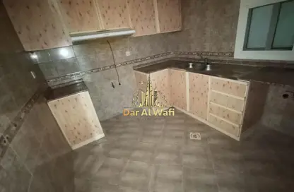 Apartment - 1 Bedroom - 2 Bathrooms for rent in Al Nahda Complex - Al Nahda - Sharjah