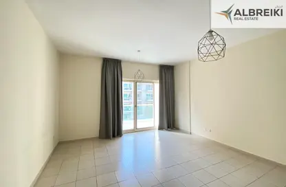 شقة - غرفة نوم - 1 حمام للايجار في الغزلان  2 - الغزلان - جرينز - دبي