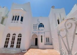 Villa - 4 bedrooms - 6 bathrooms for rent in Corniche Road - Abu Dhabi