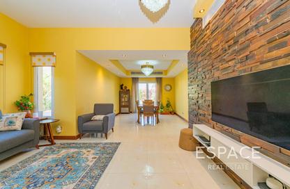 Townhouse - 3 Bedrooms - 3 Bathrooms for sale in Springs 10 - The Springs - Dubai
