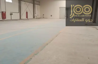 مصنع - استوديو - 6 حمامات للايجار في أم الثعوب - أم القيوين