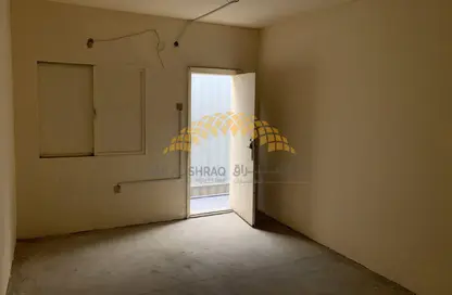 Empty Room image for: Labor Camp - Studio - 6 Bathrooms for rent in Industrial Area 10 - Sharjah Industrial Area - Sharjah, Image 1
